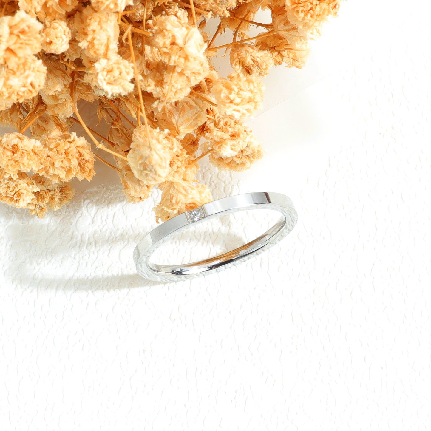 Single diamond titanium steel ladies ring