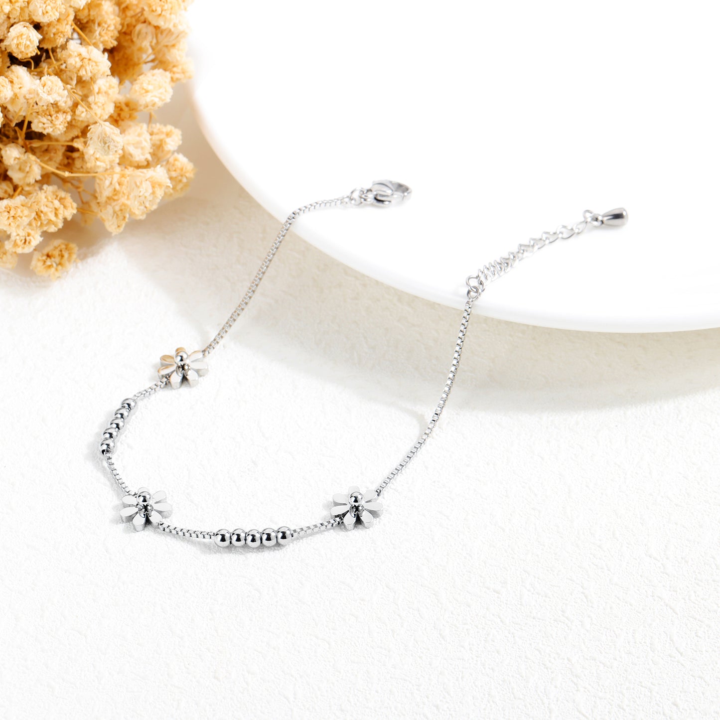 Small daisy bracelet