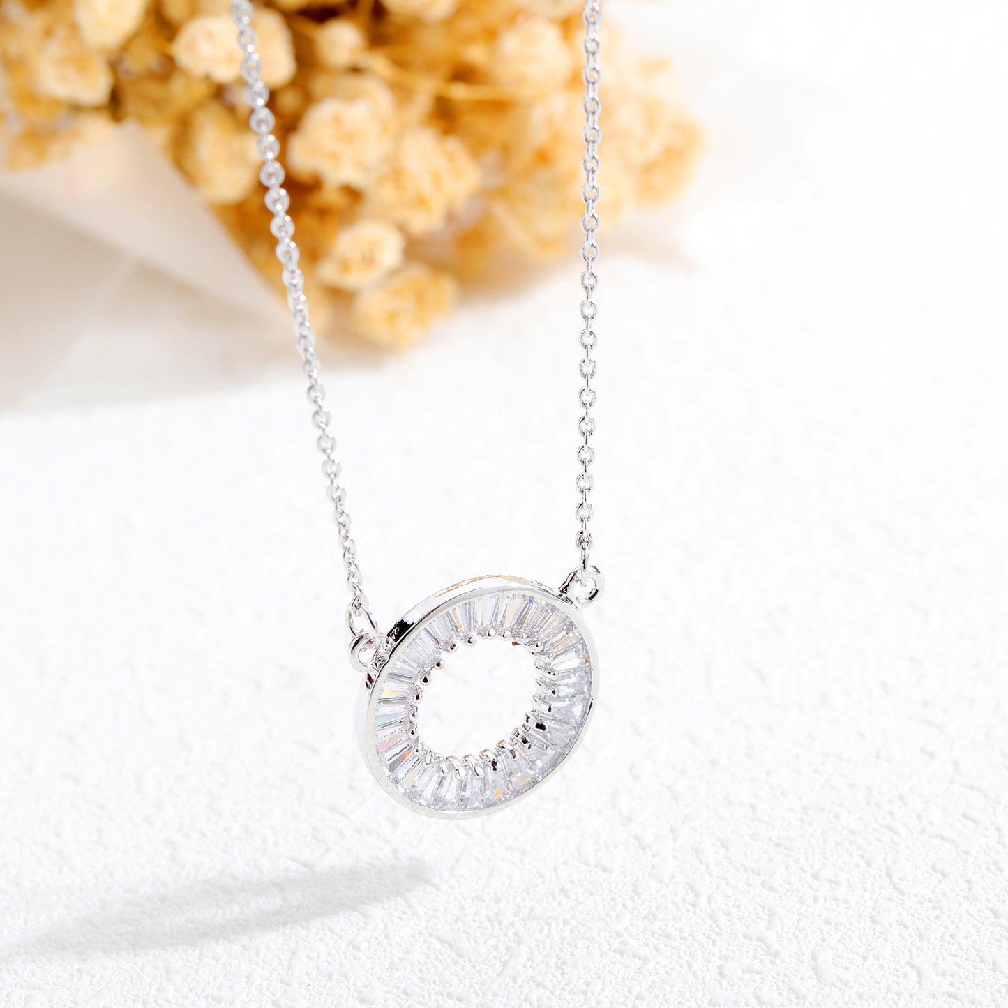 Diamond-studded fashion trend niche design necklace female simple circle copper gold-plated jewelry