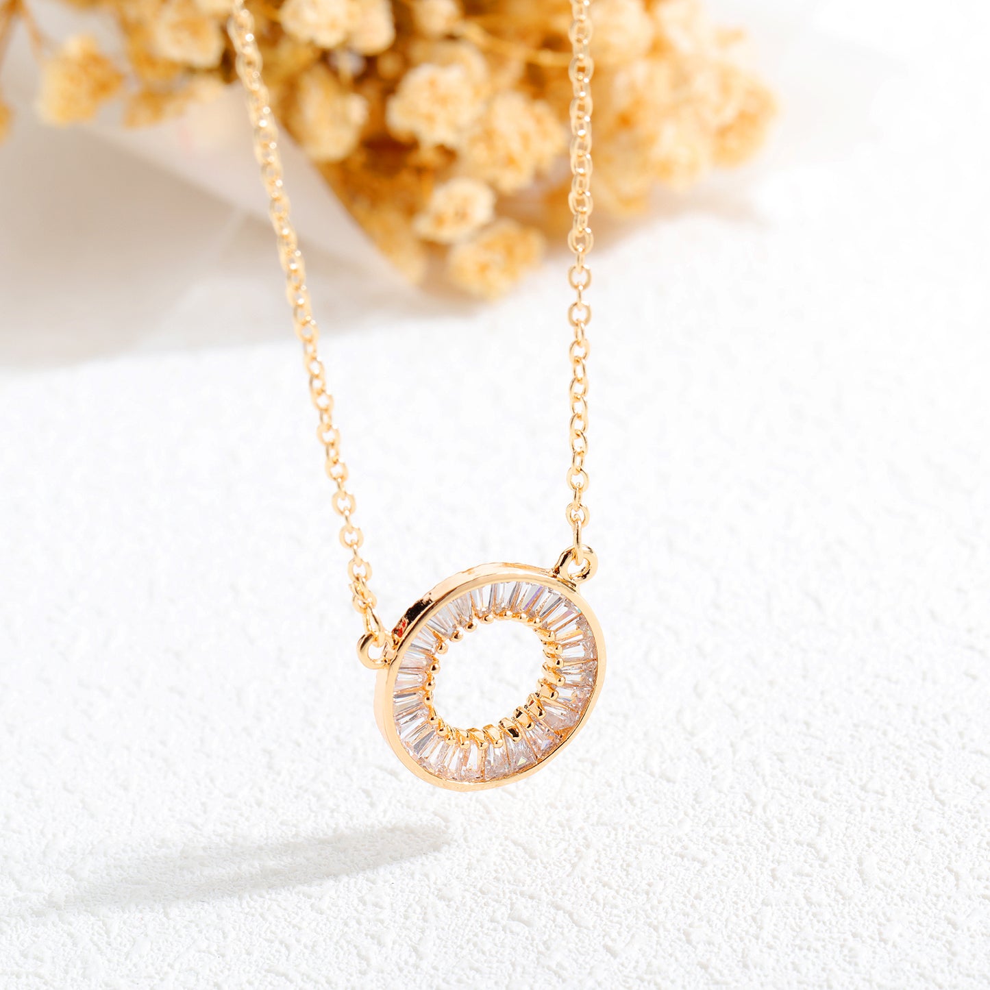 Diamond-studded fashion trend niche design necklace female simple circle copper gold-plated jewelry