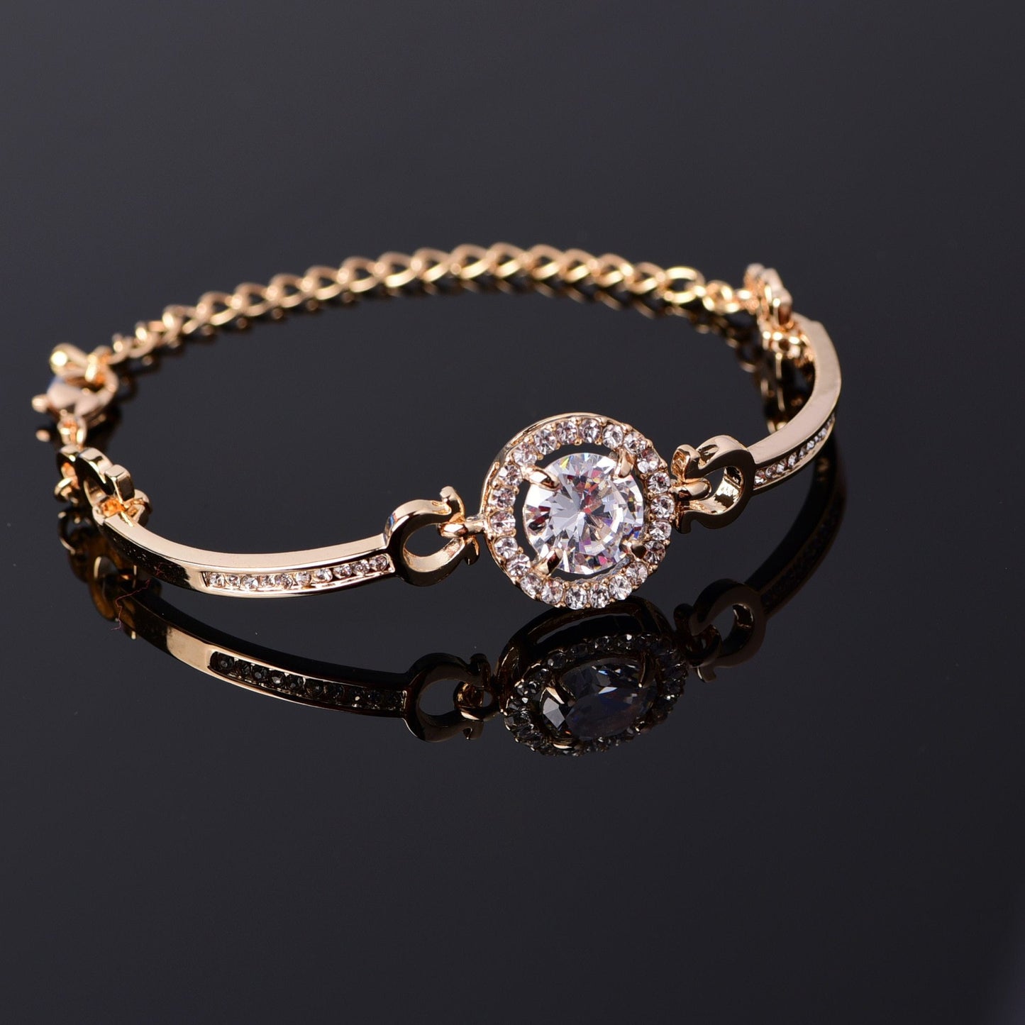 Centered Crystal Bracelet